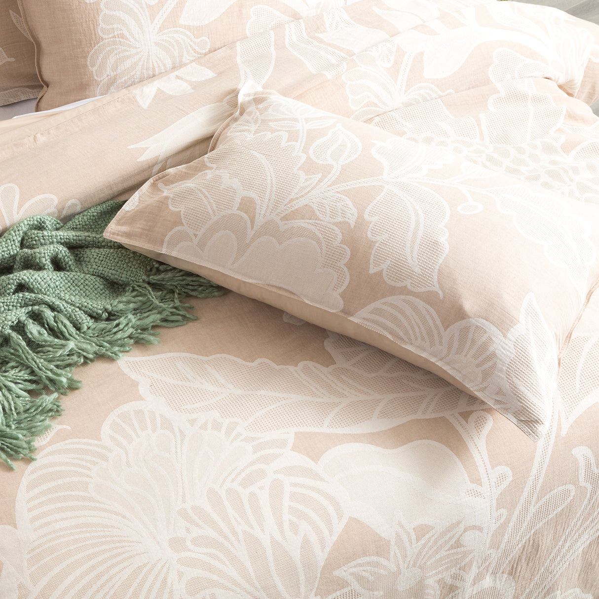 Bahama Flora 100% Cotton Jacquard Quilt Cover Set by Renee Taylor
