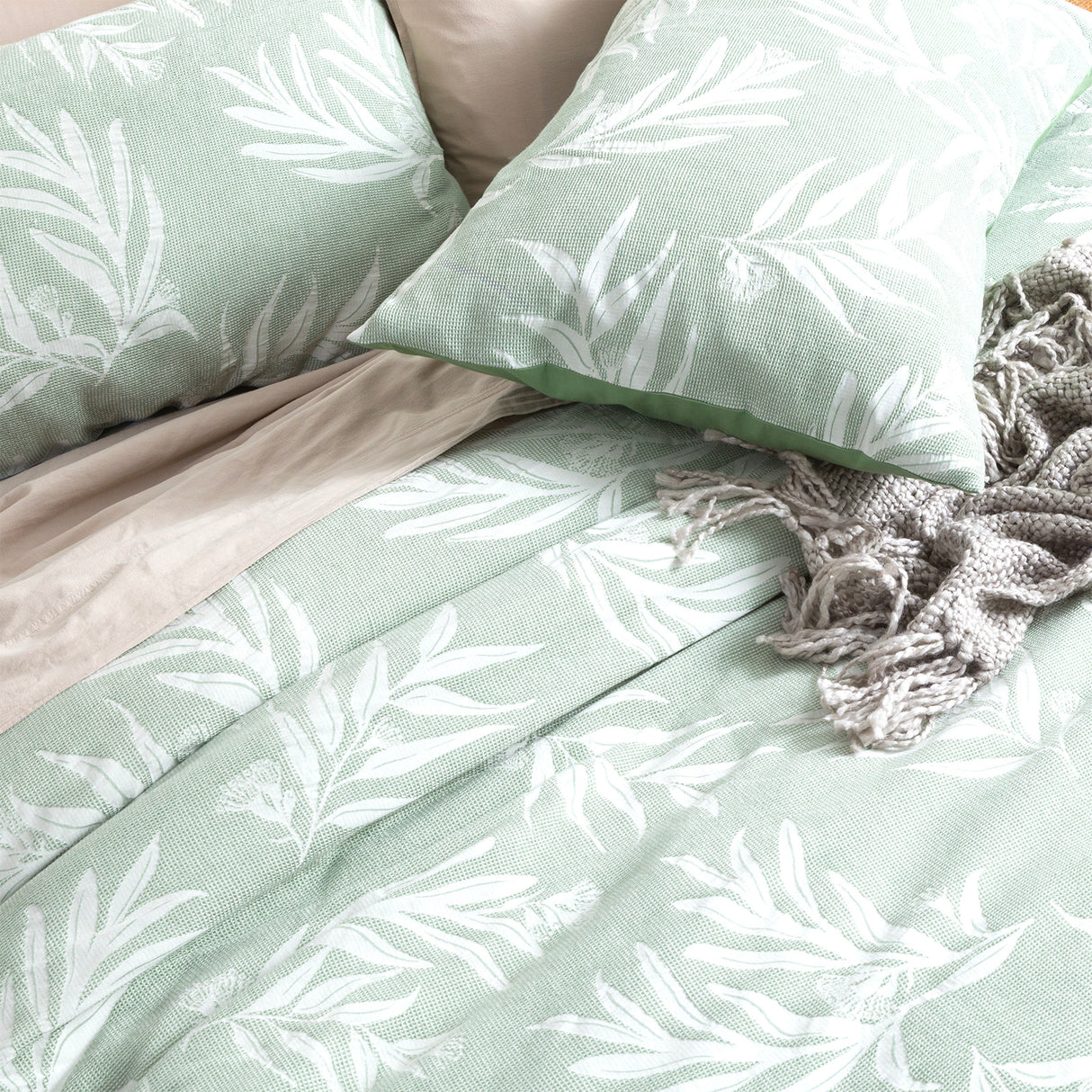 Bahama Flora 100% Cotton Jacquard Quilt Cover Set by Renee Taylor