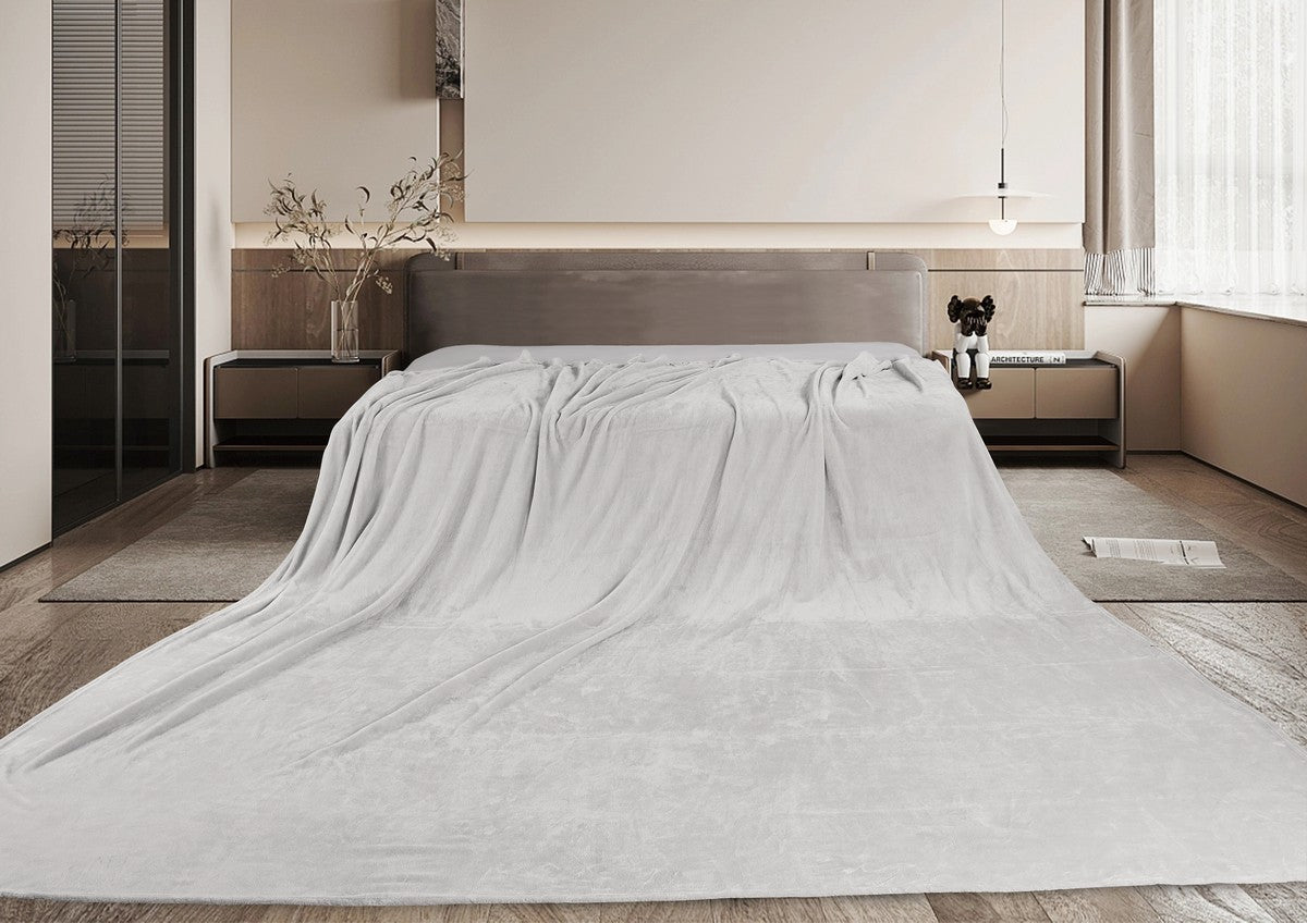 Ramesses Luxury Winter Warmth Giant Oversized Family Blanket | 315cm x 315cm Cozy Warm Plush Blanket