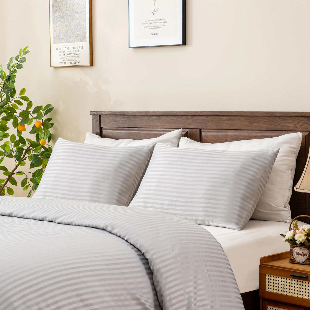 Luxiore 1800TC Super Soft Silky Microfibre Quilt Cover Set | Luxury Pin Stripe Microfibre Duvet Cover Set