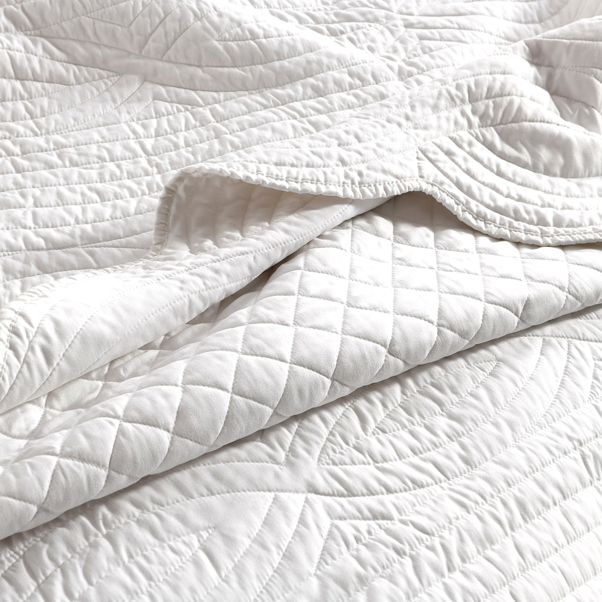 Textured Jacquard Toro Amo 3pc Coverlet Set in Pearl by Renee Taylor | Beautiful Oversized Coverlet