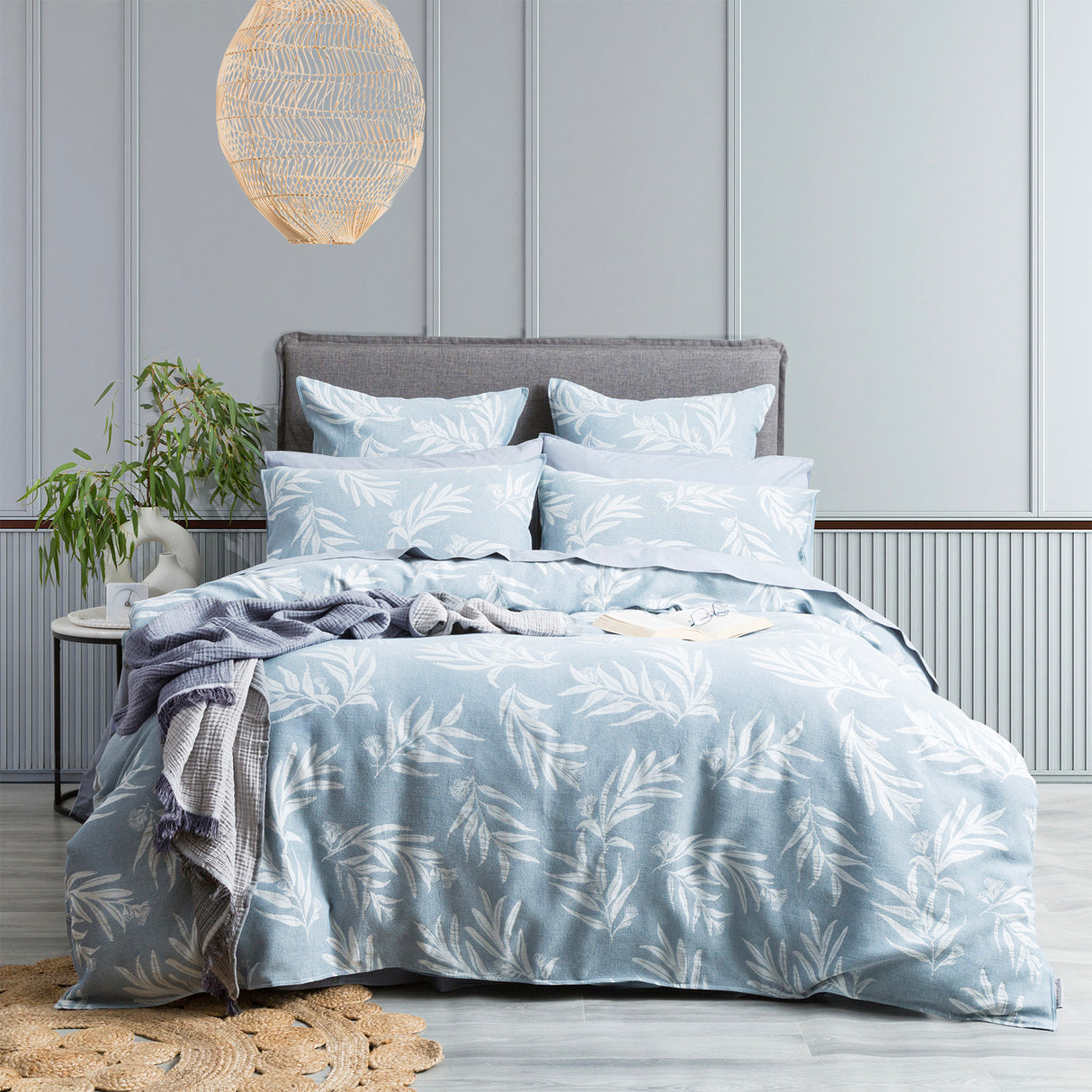 Bahama Flora 100% Cotton Jacquard Quilt Cover Set by Renee Taylor