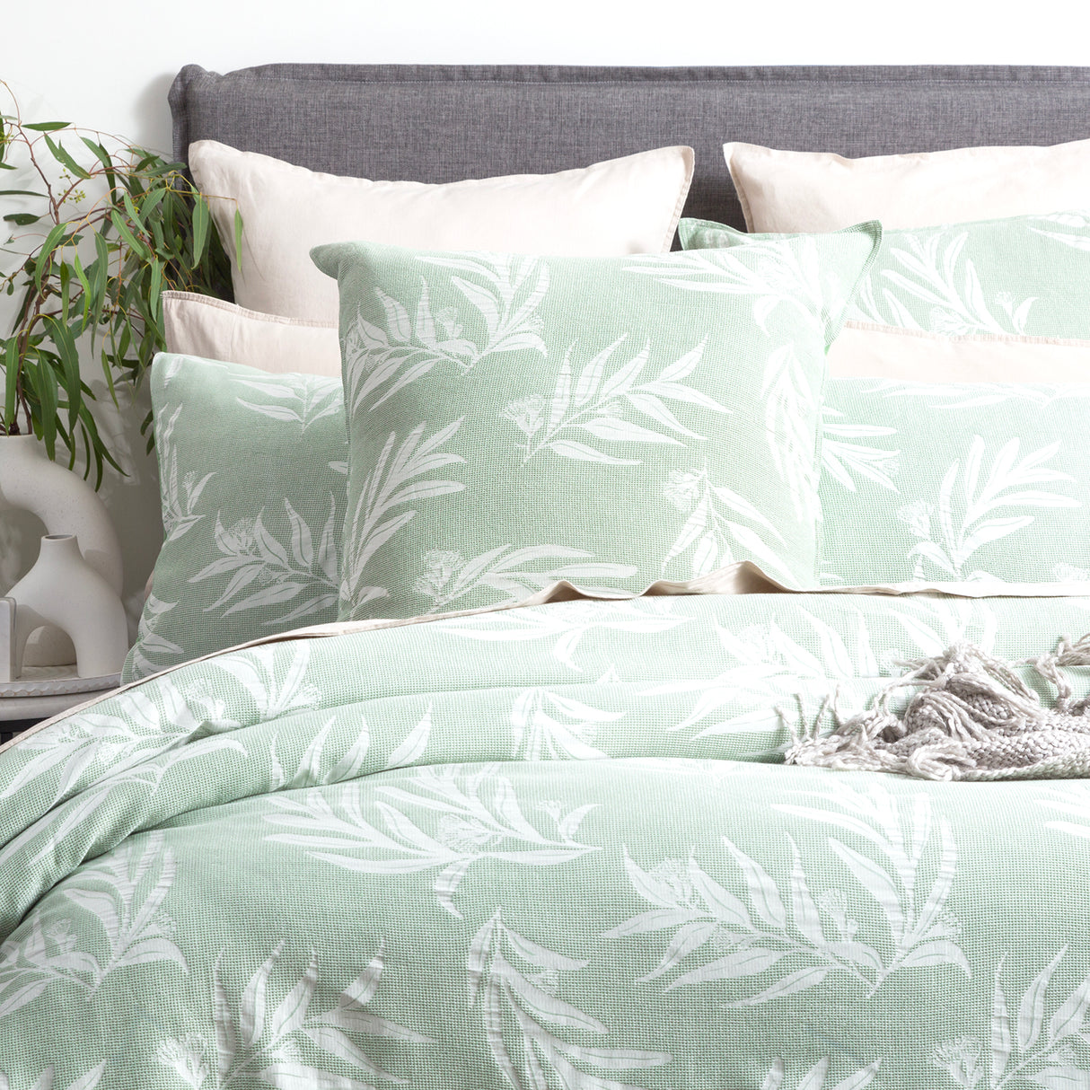 Bahama Flora 100% Cotton Jacquard Quilt Cover Set by Renee Taylor