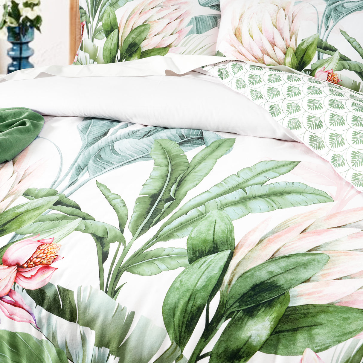 300TC 100% Cotton Reversible Flaura Quilt Cover Set by Renee Taylor