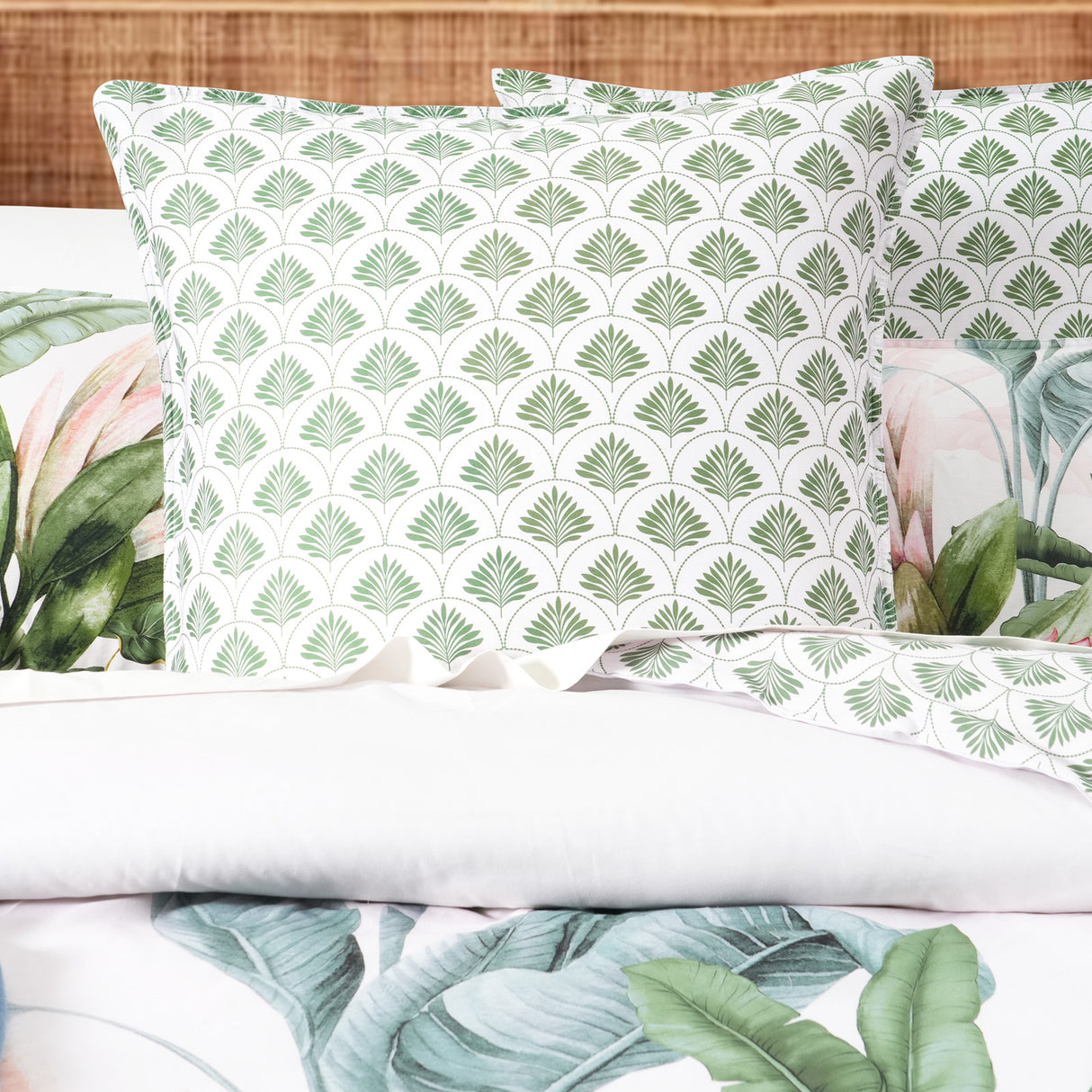 300TC 100% Cotton Reversible Flaura Quilt Cover Set by Renee Taylor
