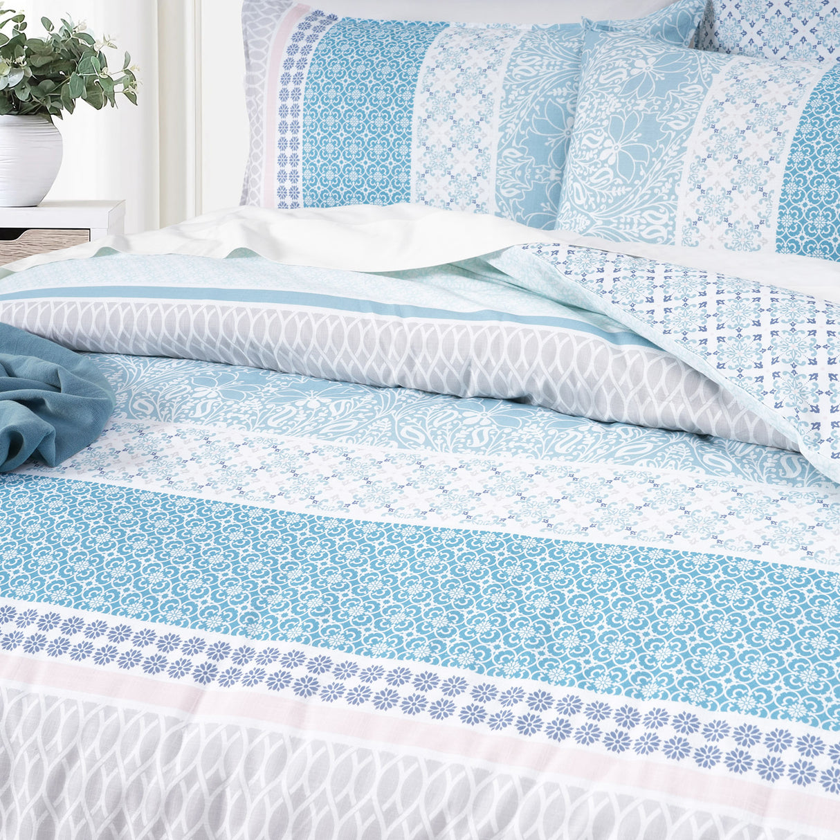 300TC 100% Cotton Reversible Mila Quilt Cover Set by Renee Taylor