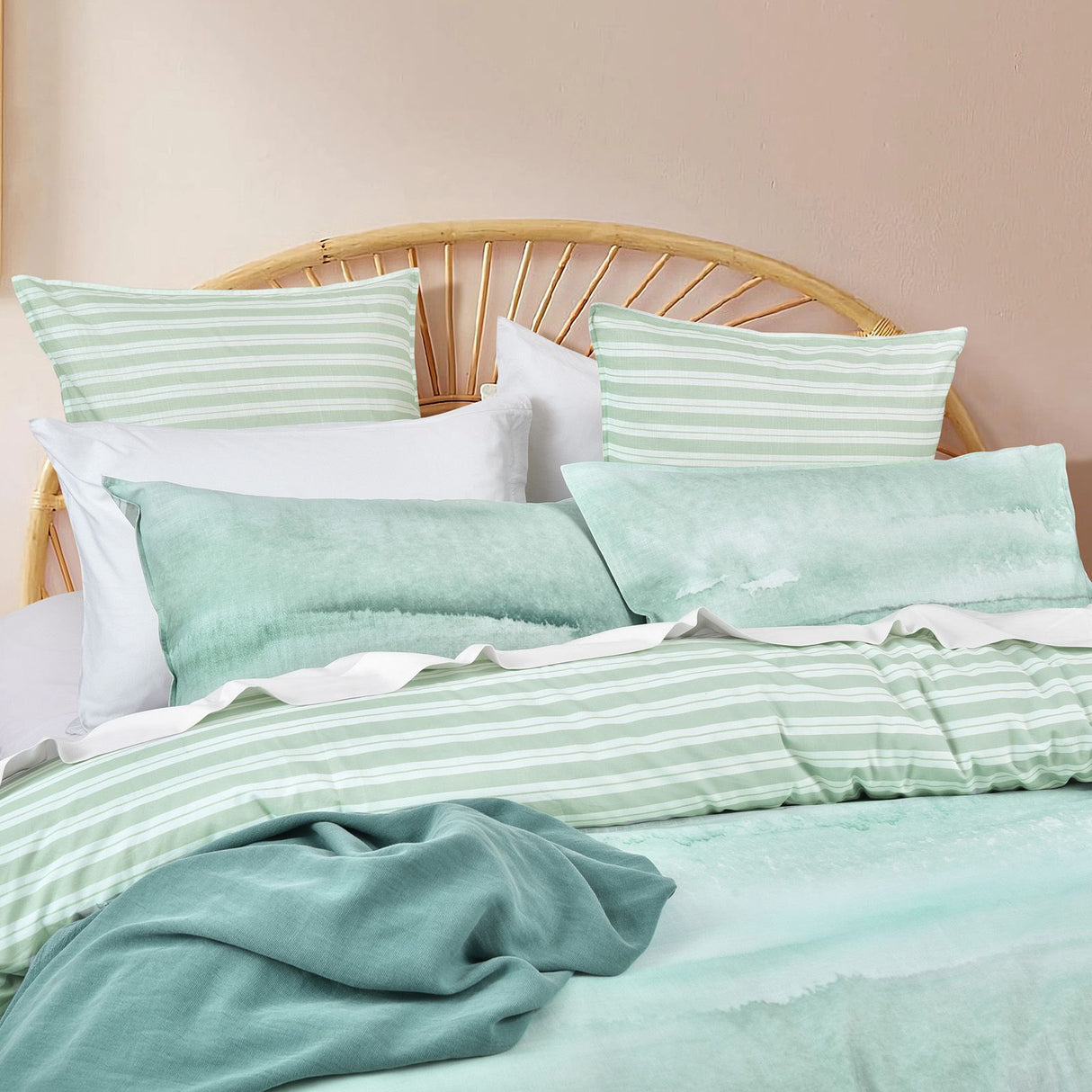 300TC 100% Cotton Reversible Praire Quilt Cover Set by Renee Taylor
