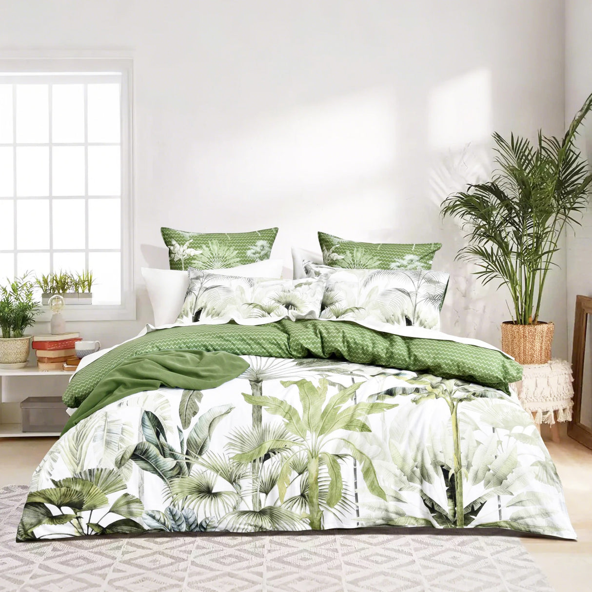 300TC 100% Cotton Reversible Bahamas Quilt Cover Set by Renee Taylor