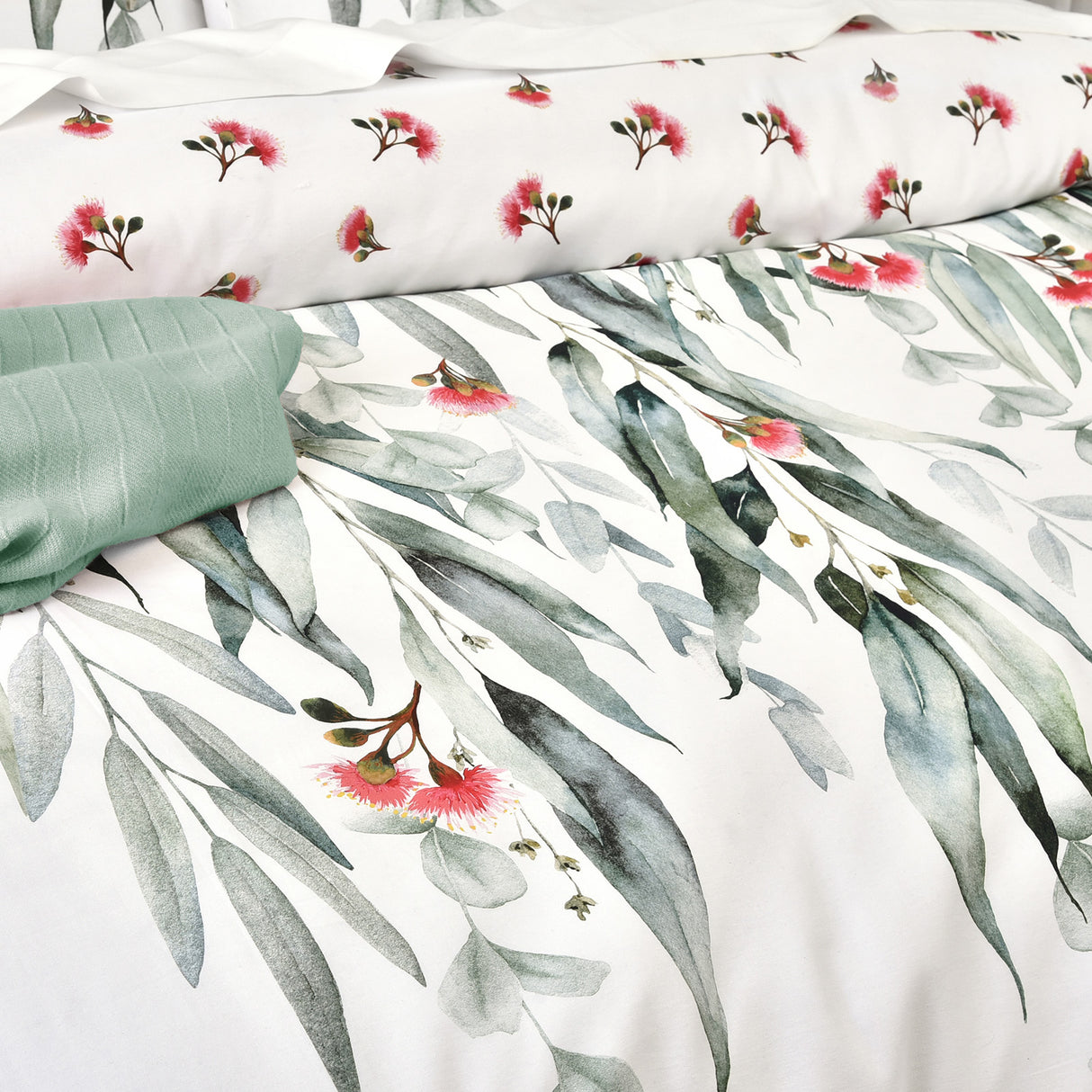 300TC 100% Cotton Reversible Mora Quilt Cover Set by Renee Taylor