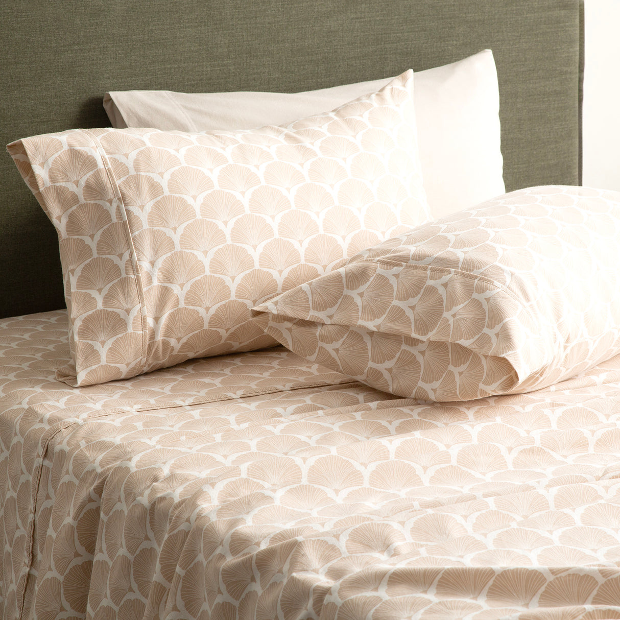 175GSM 100% Egyptian Cotton Flannelette Sheet Set In Patterned Designs by Park Avenue | Winter Warm Bedding