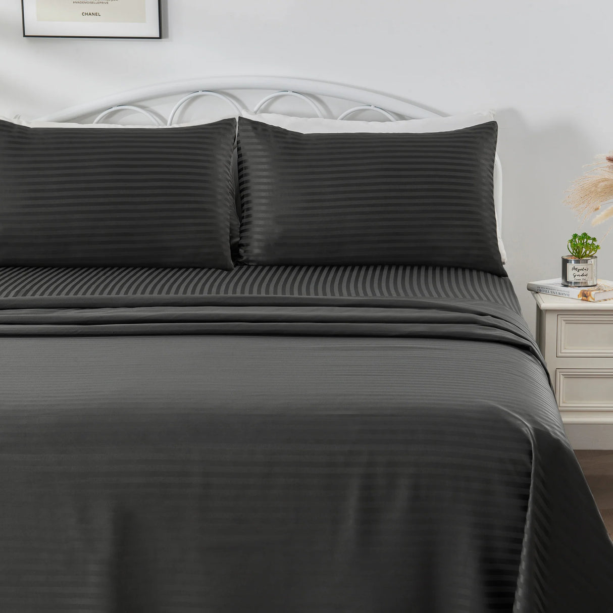 Luxiore 1800TC Super Soft Silky Brushed Microfibre Sheet Set | Luxury Pin Stripe Microfibre Sheets