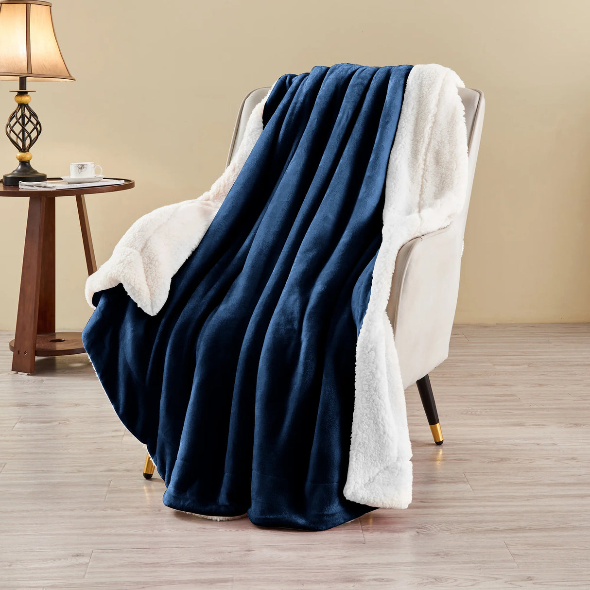 Luxiore Super Warm Soft Mink Flannel Sherpa Fleece Blanket | 480GSM Reversible Two Sided Winter Blanket