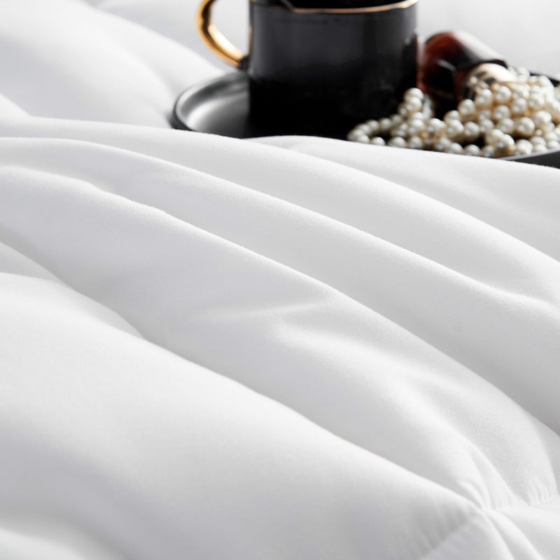 Nuvola Luxe Plush Down Alternative All Season 400GSM Quilt | Breathable All Seasons Doona